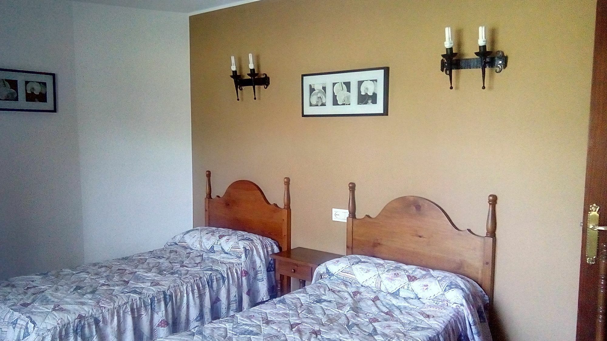 Apartamentos Rurales Ovio 利亚内斯 外观 照片