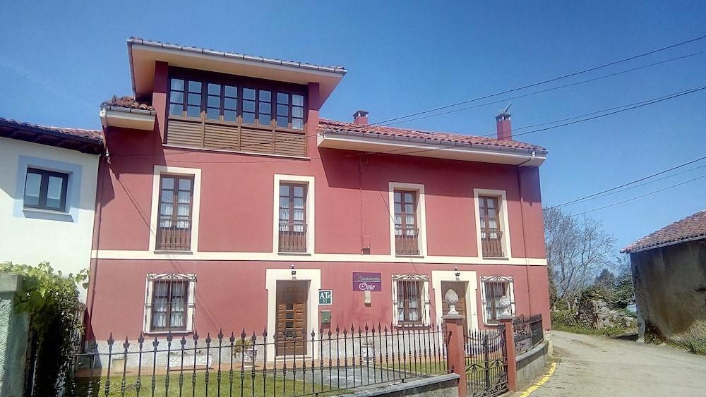 Apartamentos Rurales Ovio 利亚内斯 外观 照片